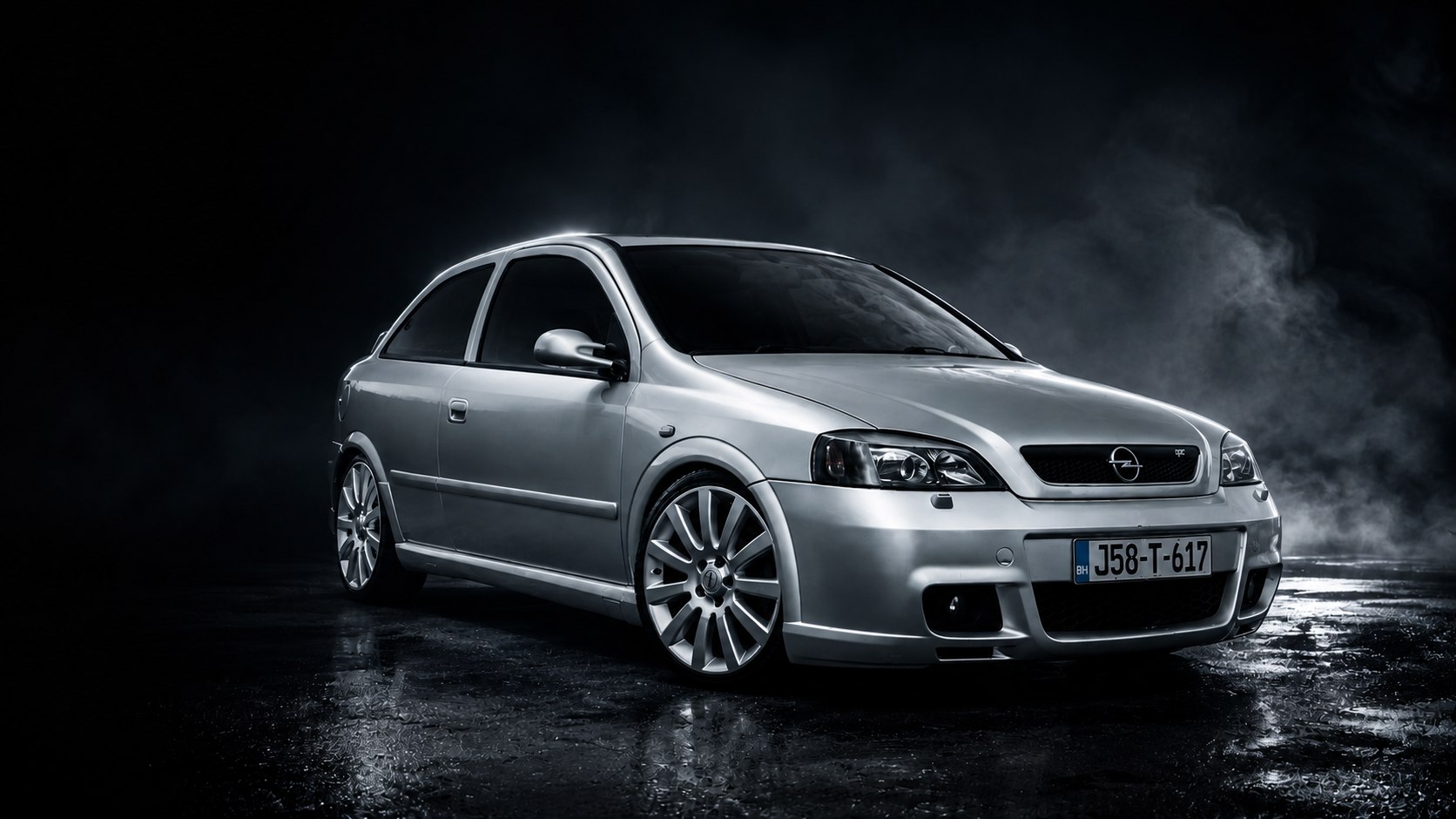 Astra G OPC — studijska fotografija, prednji profil
